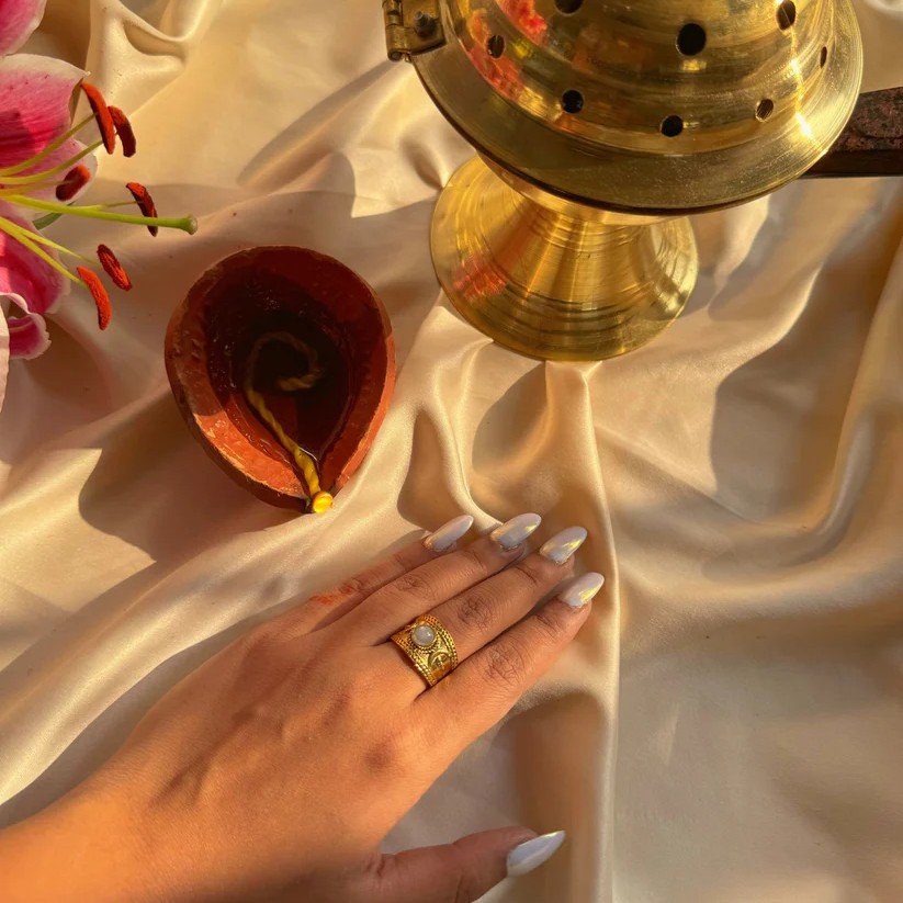 Lunar Eclipse Ring